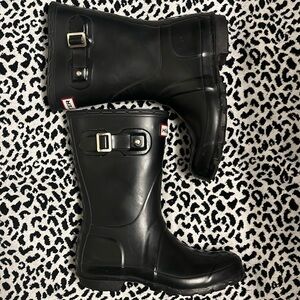 HUNTER short rain boots with socks!